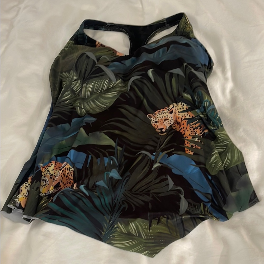 Takini Top. Magic suit. Size 10.